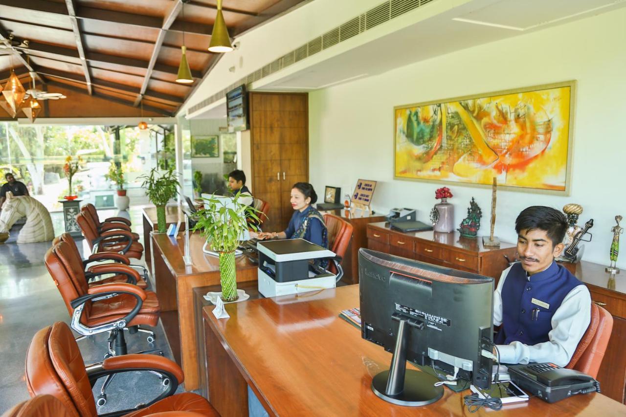Bamboo Saa Resort & Spa - Udaipur Exteriör bild